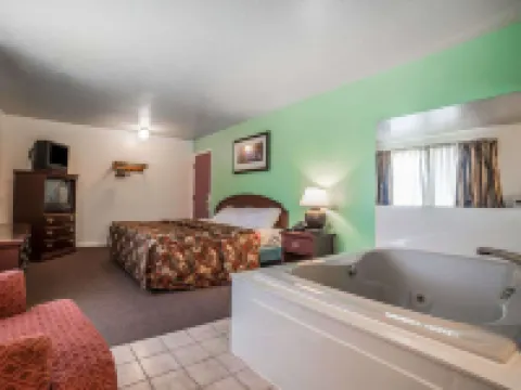 Ameri-Stay Inn & Suites Hotels in Sunset