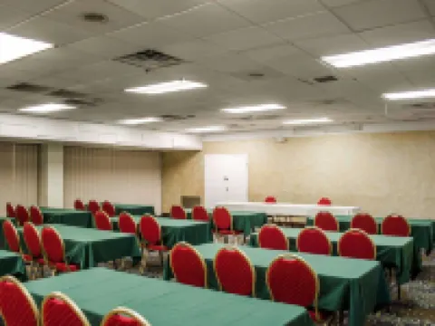 Quality Inn & Suites Gulf Breeze Bayside Near Pensacola Beach Hotels in Santa Rosa County