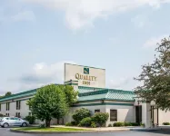 Quality Inn Rochester South Hotels near Rochester