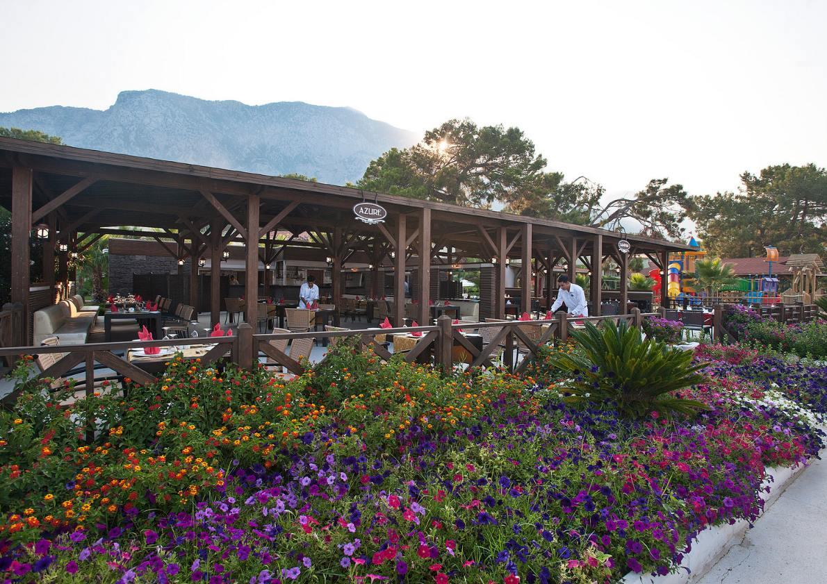 Crystal Flora Beach Resort – All Inclusive