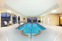 Holiday Inn Express & Suites Little Rock-West
