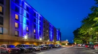 Holiday Inn Express TOWSON BALTIMORE N by IHG - parking