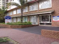 Econo Lodge Dockside Glenelg Hotels near Glenelg Foreshore Playspace