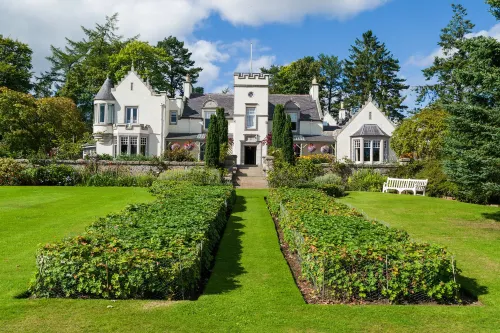 Douneside House Hotels in Aboyne
