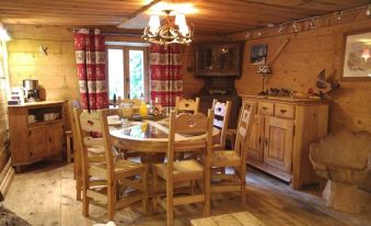 Chalet Pele - Alpes Travel - Central Chamonix - Sleeps 11