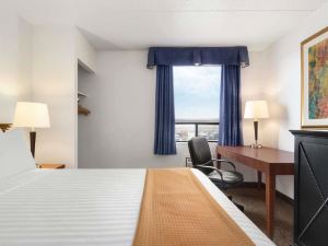 Emerald Hotel & Suites Calgary Airport