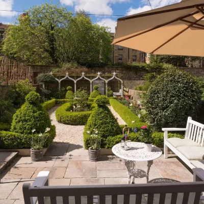 The Kennard Boutique Guesthouse Hotels near Beazer Maze
