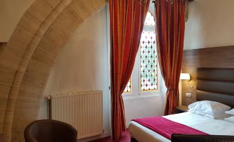 Le Chateau de Bricquebec - Housity