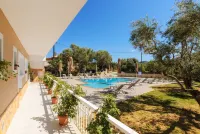 Artemis Room Hotels in Amoudi