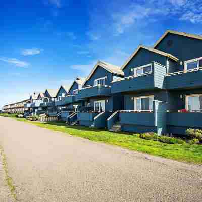 Surf and Sand Lodge Hotel Exterior