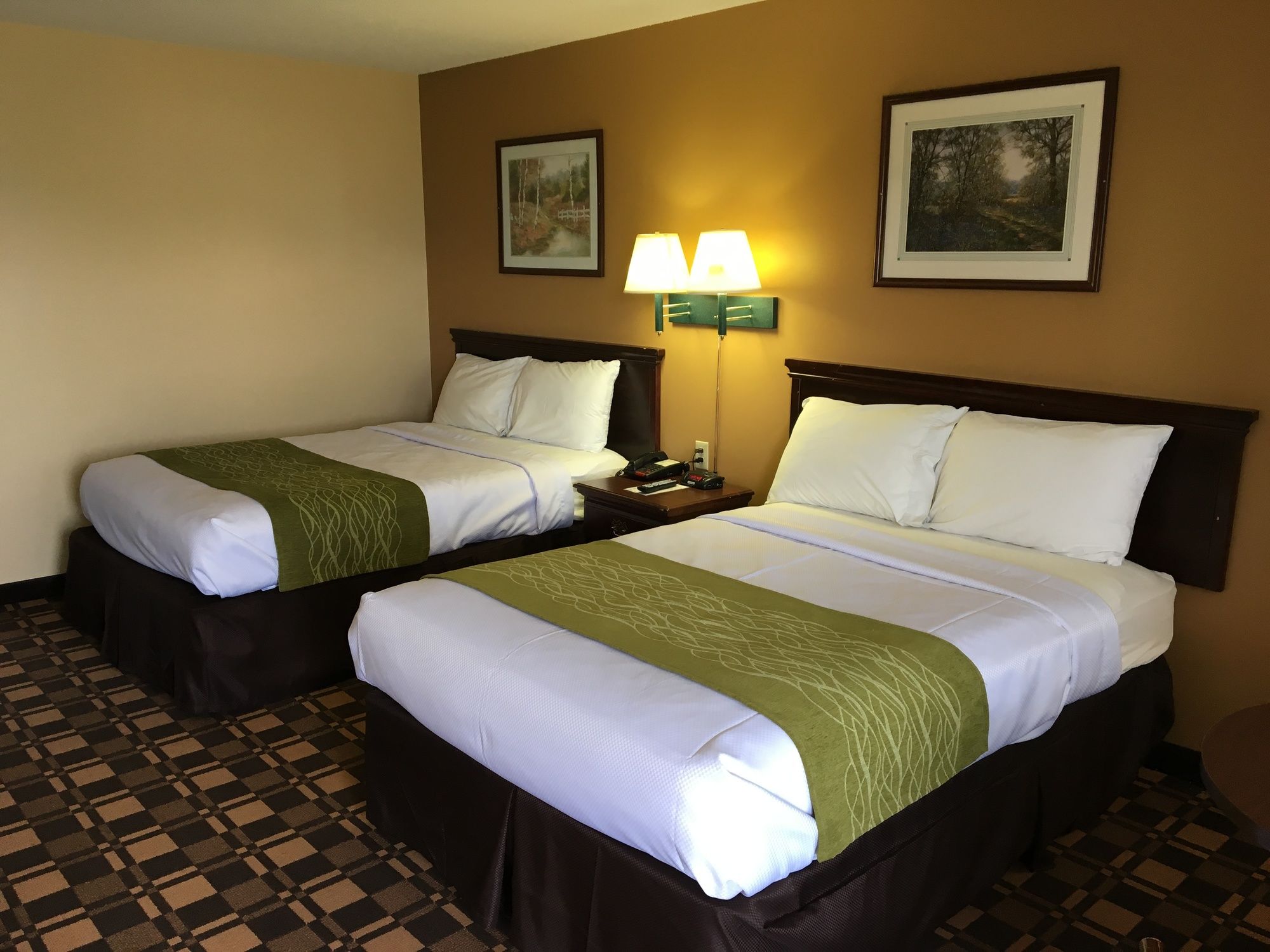 Cabot Inn & Suites