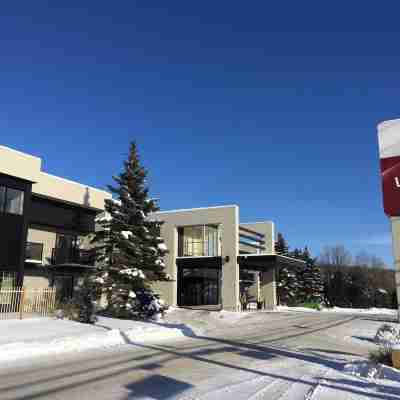 Best Western Plus Mont-Laurier Hotel Exterior