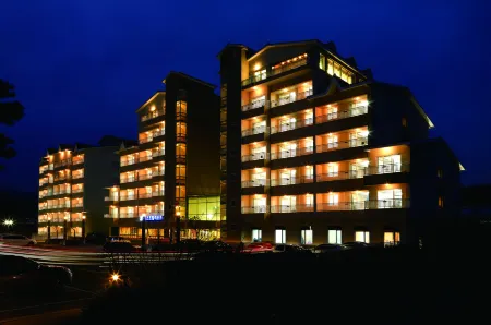 Sungho Resort Отели рядом с достопримечательностью «Гробница Вонсон-вана в Кёнджу»