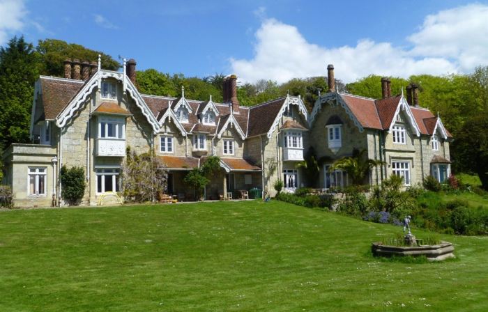 Lisle Combe