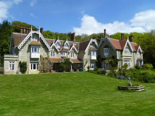 Lisle Combe - parking