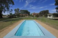 Mudgee Valley Park - Pools