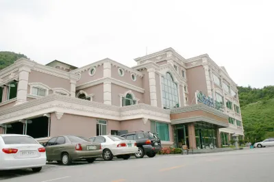 U Castle Hotel
