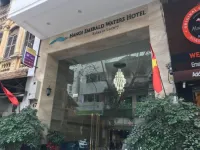Hanoi Emerald Waters Hotel & Spa Hotel in zona Hanoi Ceramic Mosaic Mural