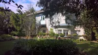 Ça Ira Guesthouse and Wellness Retreat