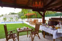 Villa Mediterranea Hotels in Bol