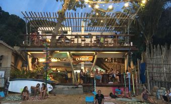 Outpost Beach Hostel - Adults Only