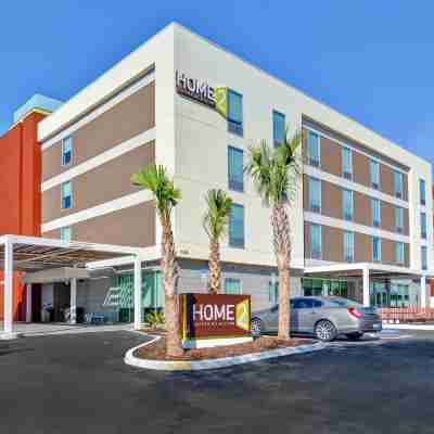 Home2 Suites by Hilton Tampa - USF/Near Busch Gardens Hotel Exterior