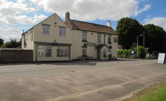 The River Don Tavern and Lodge