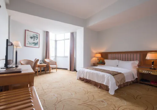 Huaqiao Hotel Отели рядом с достопримечательностью «Shenzhen River»