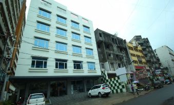 OYO 9120 Hotel Limra