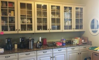The Levi Deal Mansion Bed & Breakfast