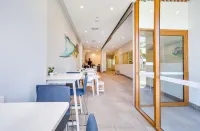Direct Collective - Sea Breeze Mooloolaba Hotels in Buddina