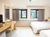 Rainbow Hotel Hotels near Wanhua District