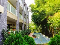 Champs Yazuh B&B Hotels near Jiji Train Station