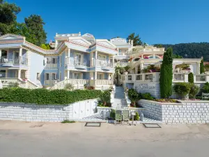 Enavlion Hotel