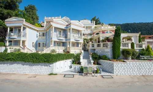 Enavlion Hotel