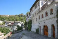 Bed and Breakfast Kotoni Hotels near Obelisku i arsimit
