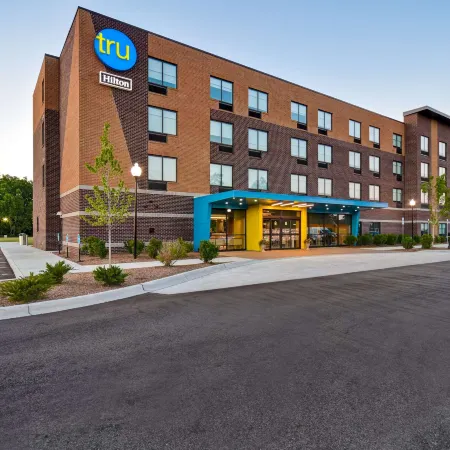 Tru by Hilton Sterling Heights Detroit