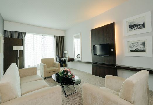 1. TH 호텔 알로..