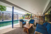 Cosmopolitan Motel & Serviced Apartments Hotels in Park Avenue