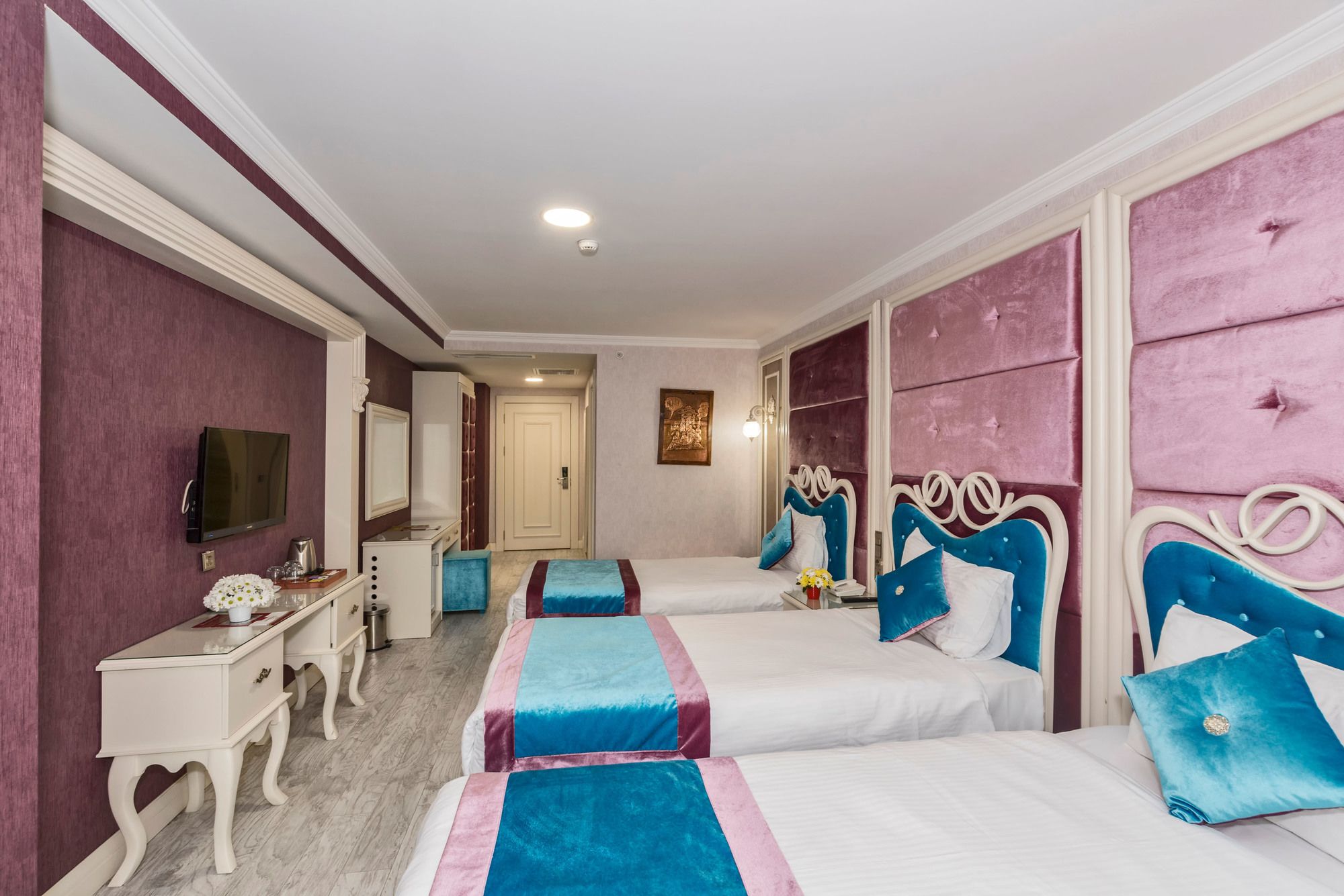 Marnas Hotels