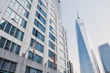 Club Quarters Hotel, World Trade Center Отели рядом с достопримечательностью «Cobble Hill»