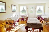 Cavendish Breeze Inn