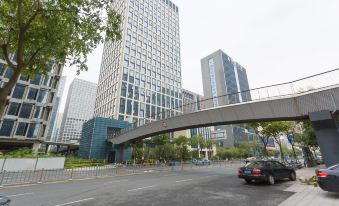 Vienna International Hotel (Ningbo South Business District Universal City)