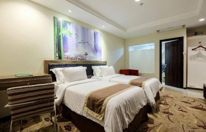 Travellers Hotel Phinisi
