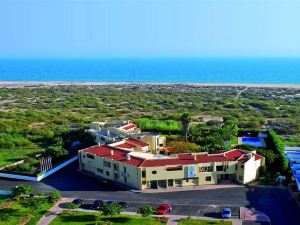 Praia da Lota Resort – Beachfront Hotel