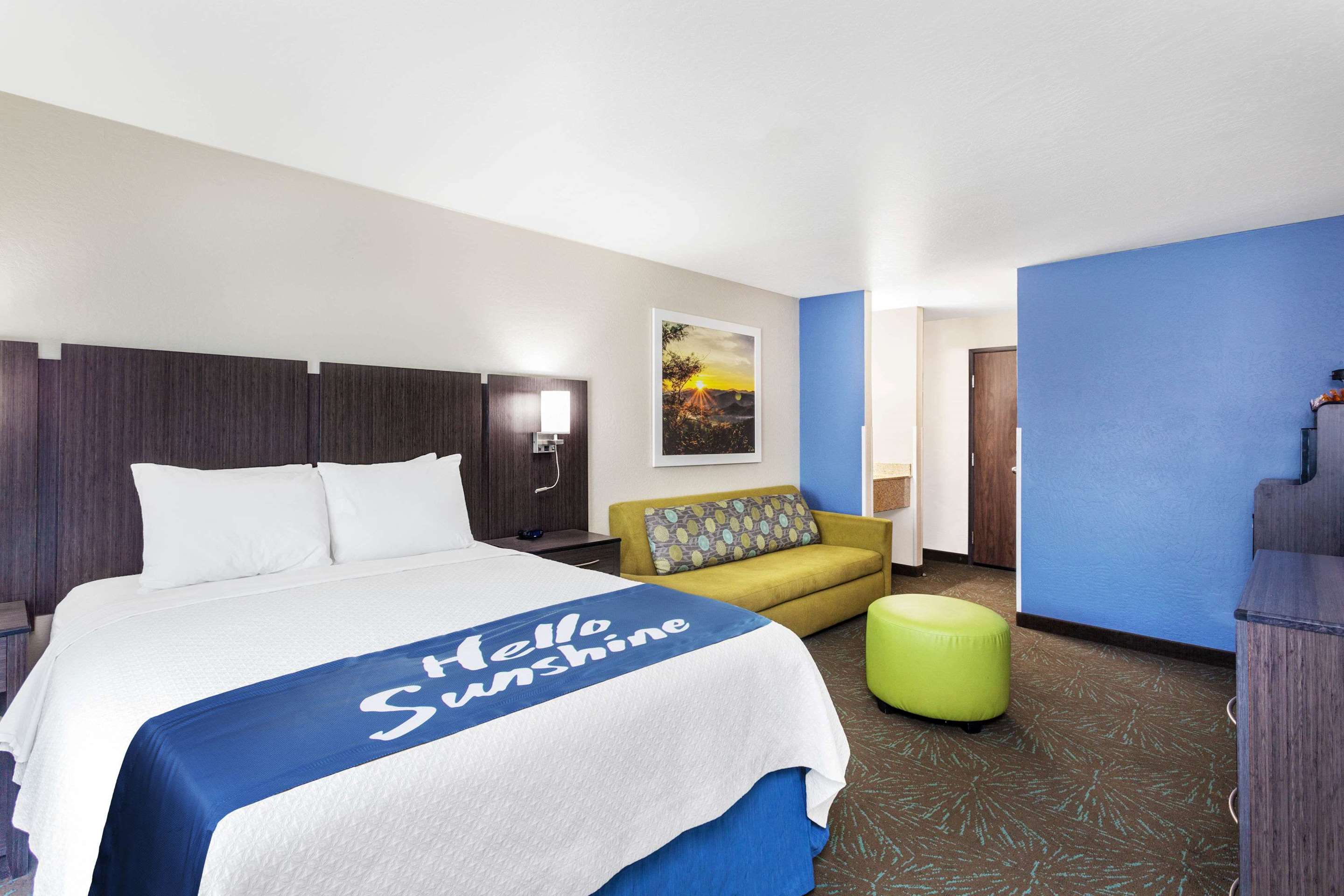 Days Inn & Suites by Wyndham East Flagstaff