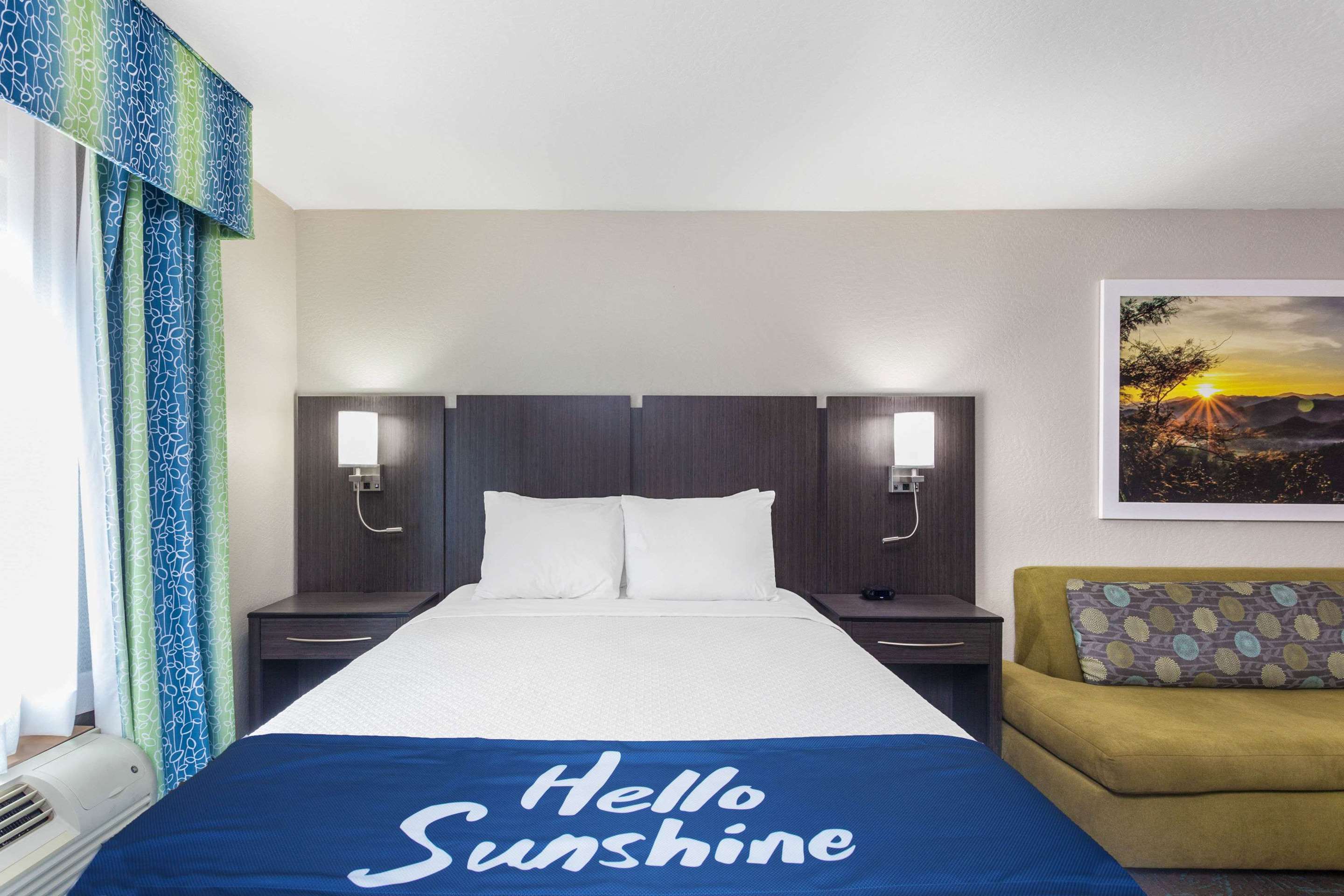 Days Inn & Suites by Wyndham East Flagstaff