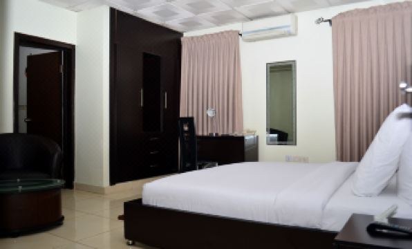 De Rigg Place - Alaka Estate, Surulere