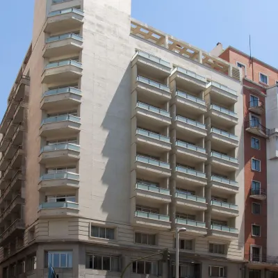 هوتل مدريد بلاثا دي إسبانيا أفيلياتيد باي ميليا Hotels near غران فيا