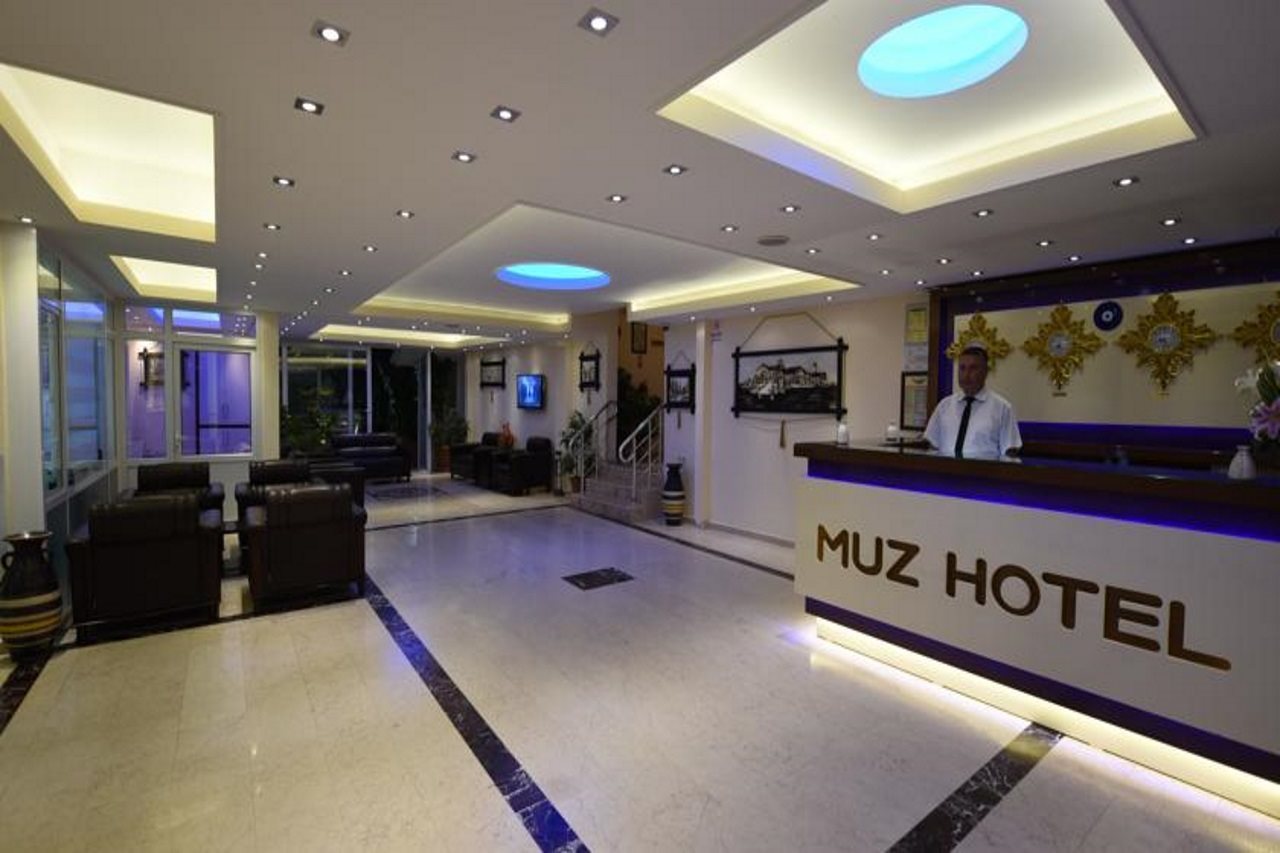 Muz Hotel